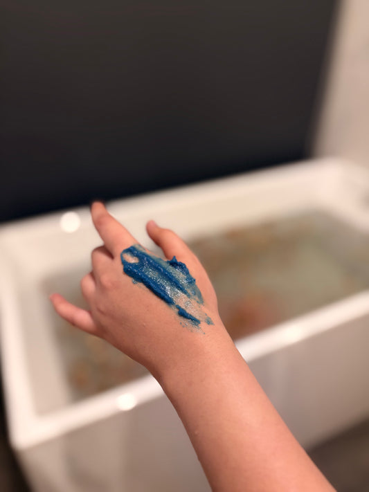 Nila Brightening Scrub